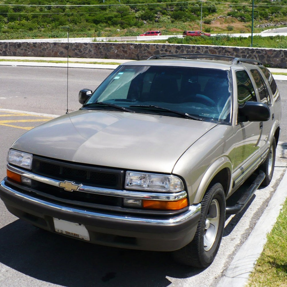 Chevrolet-Blazer_-Lensun-100W-Hood-Flexible-Solar-Panel-1