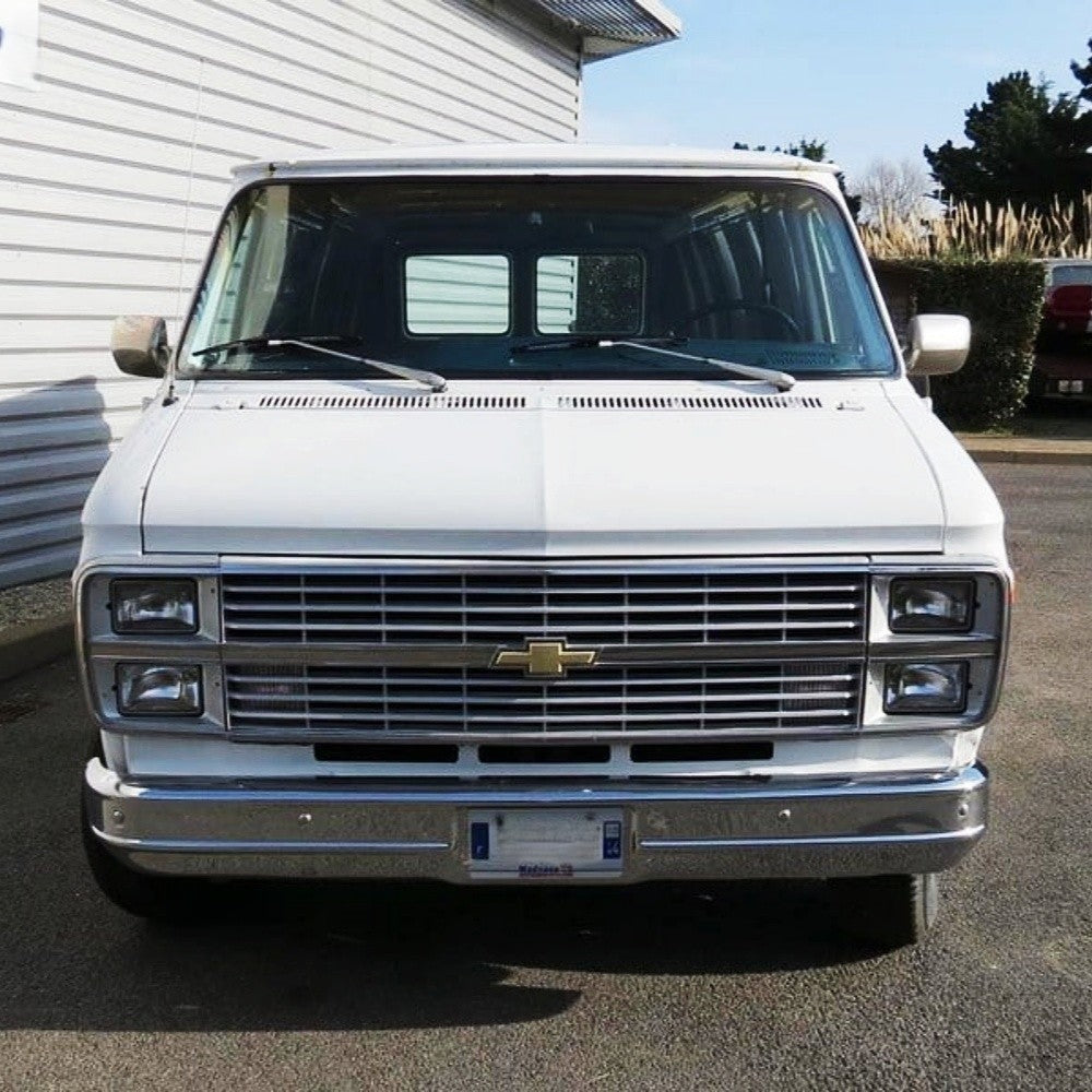 Chevrolet-Van-G20-Lensun-52W-Hood-Solar-Panel