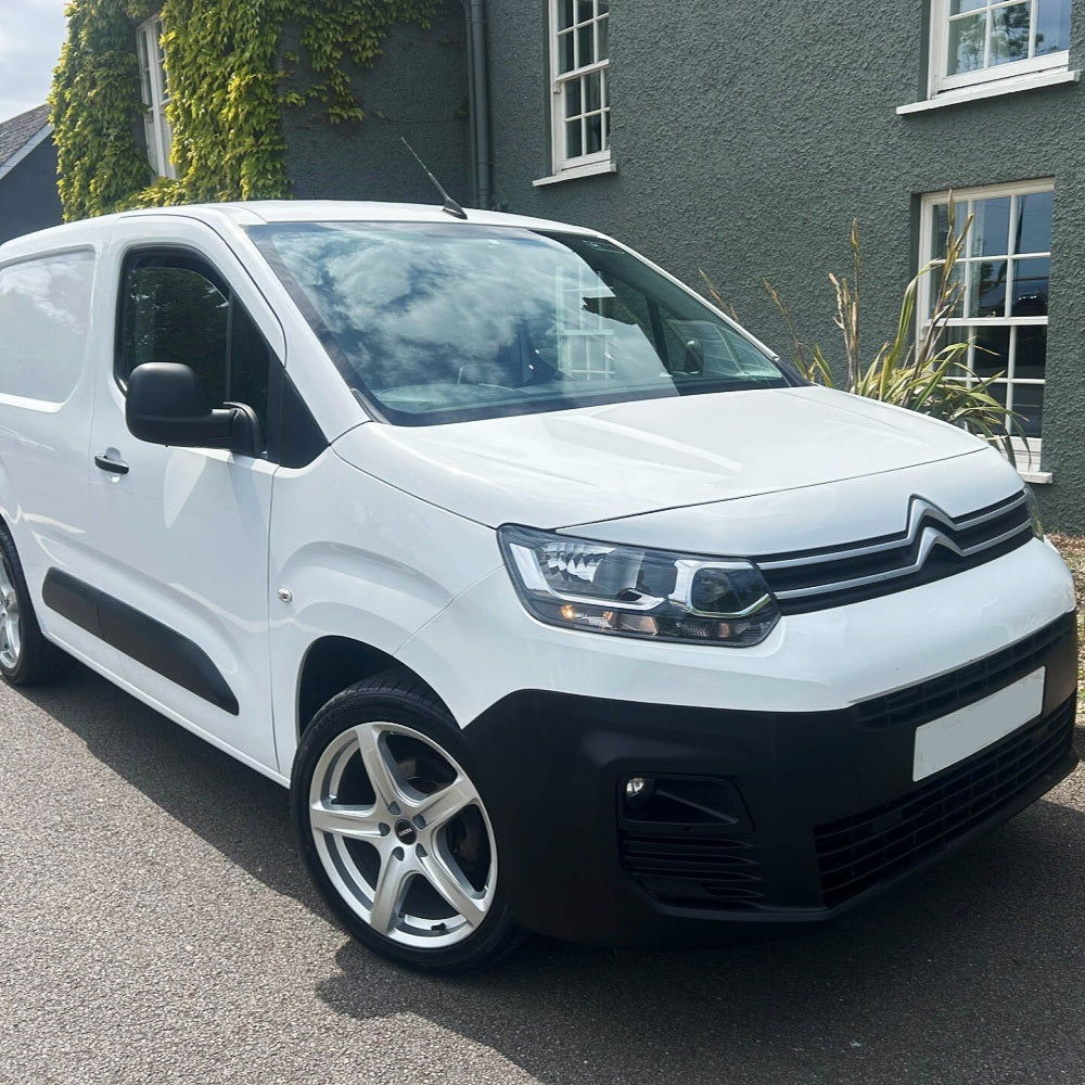 Citroen-Berlingo-3rd-Gen-Lensun-70W-Bonnet-Solar-Panel