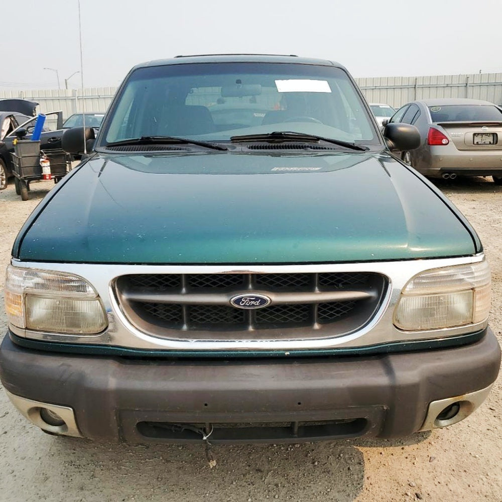 Ford-Explorer-Lensun-100W-_Hood-Flexible-Solar_Panel-1