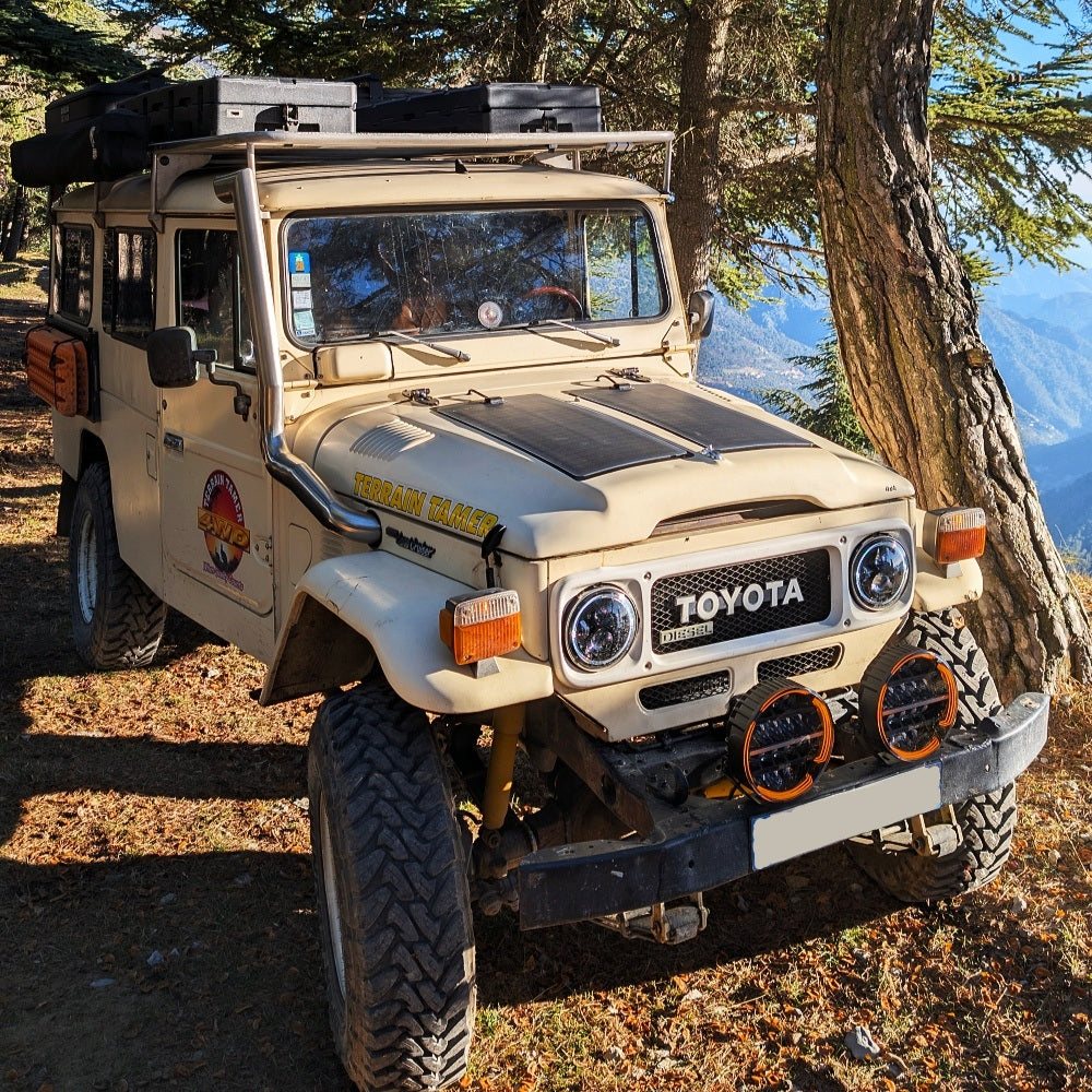 Toyota_Land_Crusier_bj45_Lensun_70W_Bonnet_Solar_Panel-1