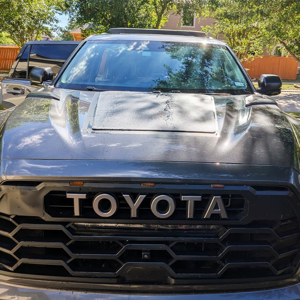 Toyota_Sequoia_Lensun_90W_Hood_Flexible_Solar_Panel