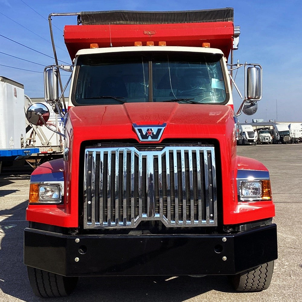 Western_Star_Semi_Truck_150W_Hood_Solar_Panel
